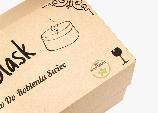 karton klapowy do wysyłki naturalnych składników z nadrukiem na biodegradowalnym opakowaniu